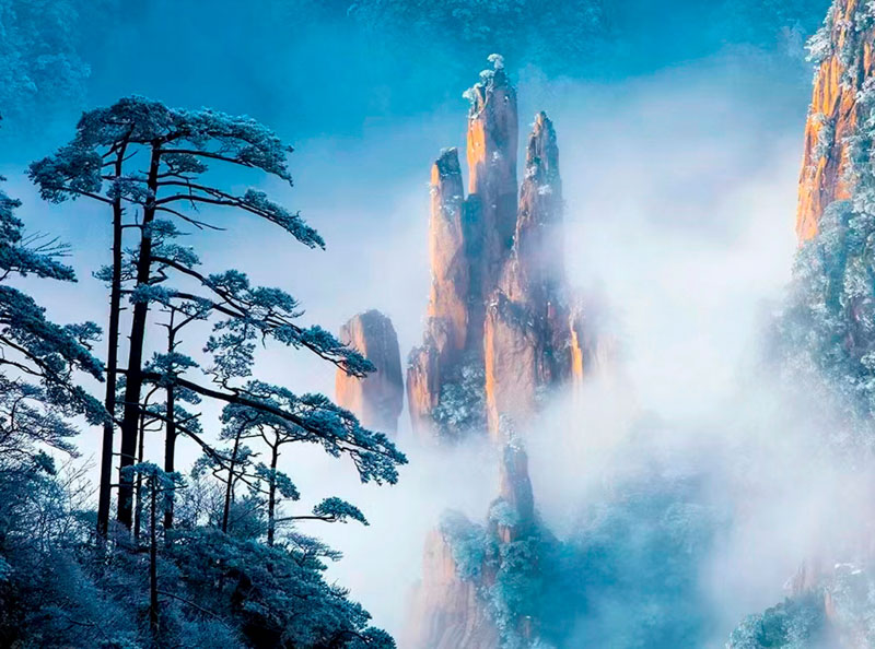 Mountains of mist and clouds