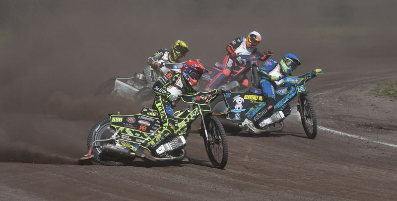 Sur les chapeaux de roue